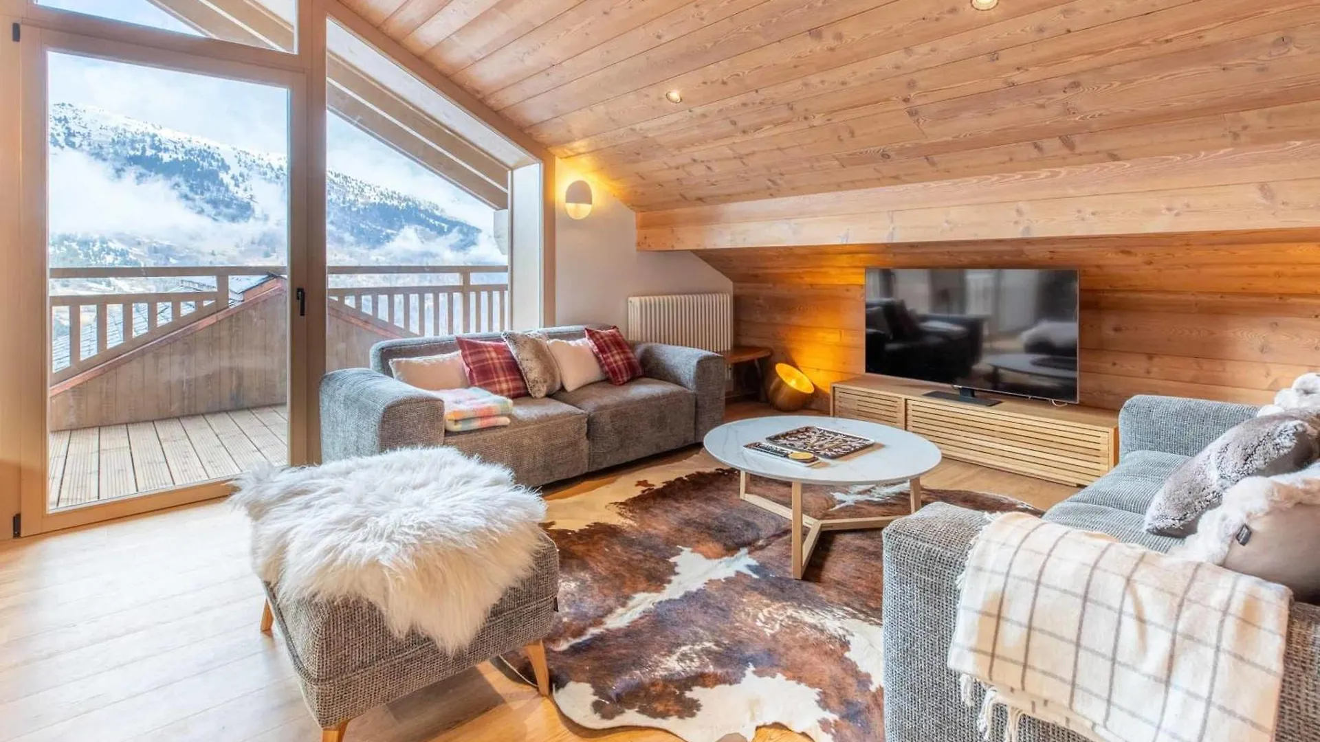 Etania 401 Beautiful Penthouse Apartment In Meribel Morel